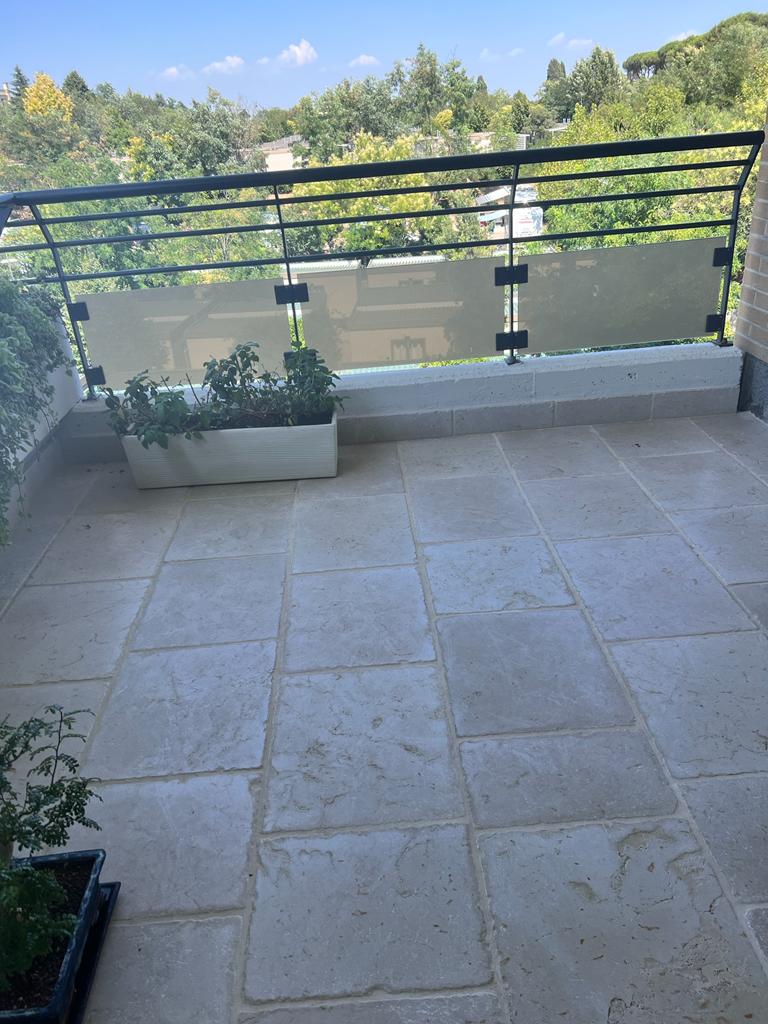 Stipiti e architravi